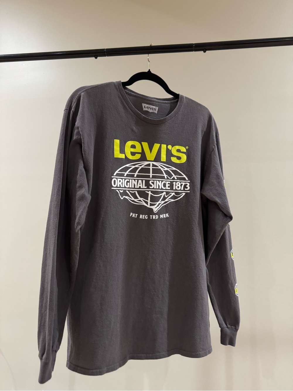 Levi's Charcoal Long-Sleeve Logo Tee with Yellow Print